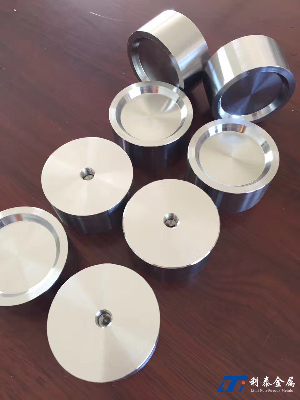 圓靶 （鈦、鈦鈮、鋯、鎳、鈮、鉭）